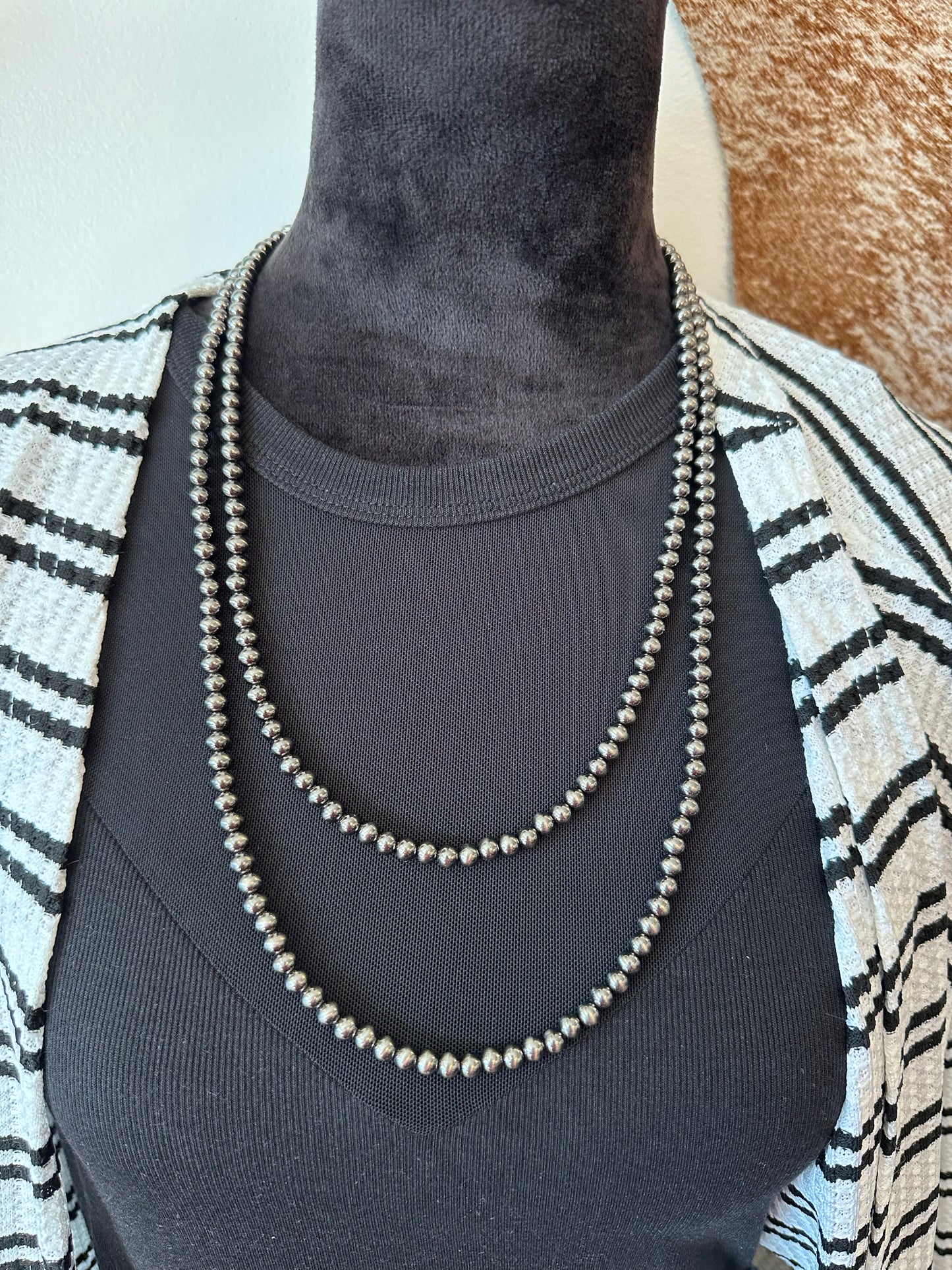 Double strand pearl necklace