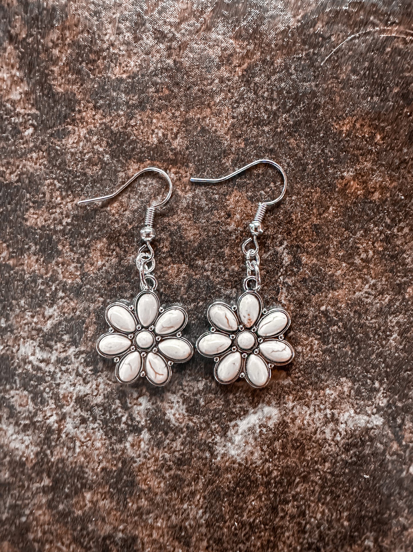 Mini cluster earrings