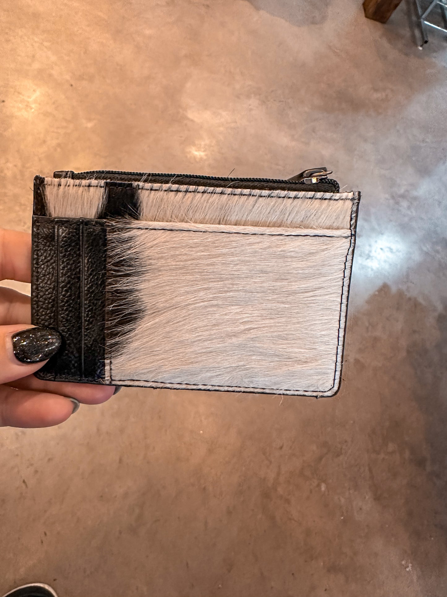 Multi card wallet with zipper