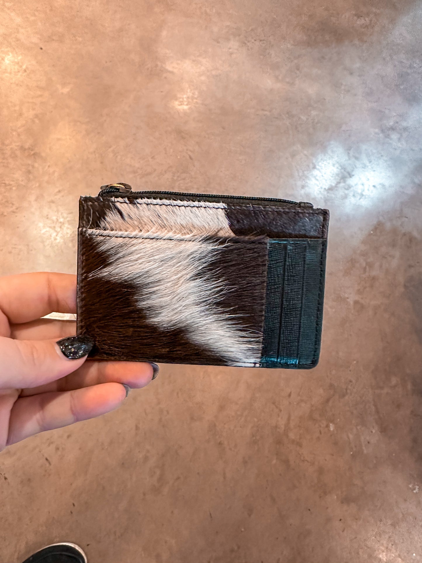 Multi card wallet with zipper