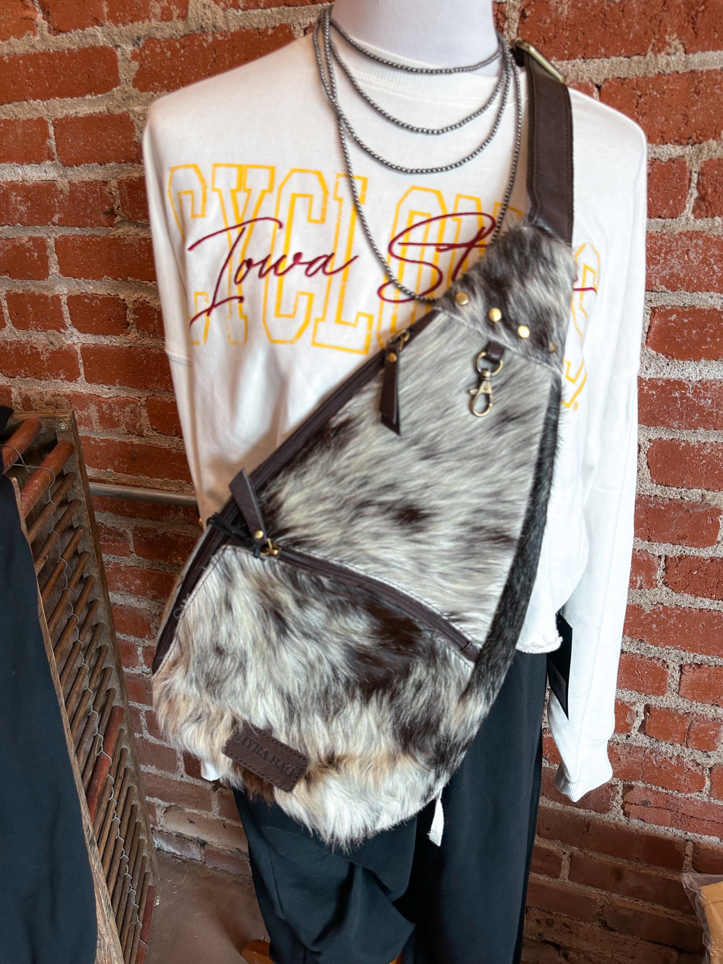 Cullom sling bag