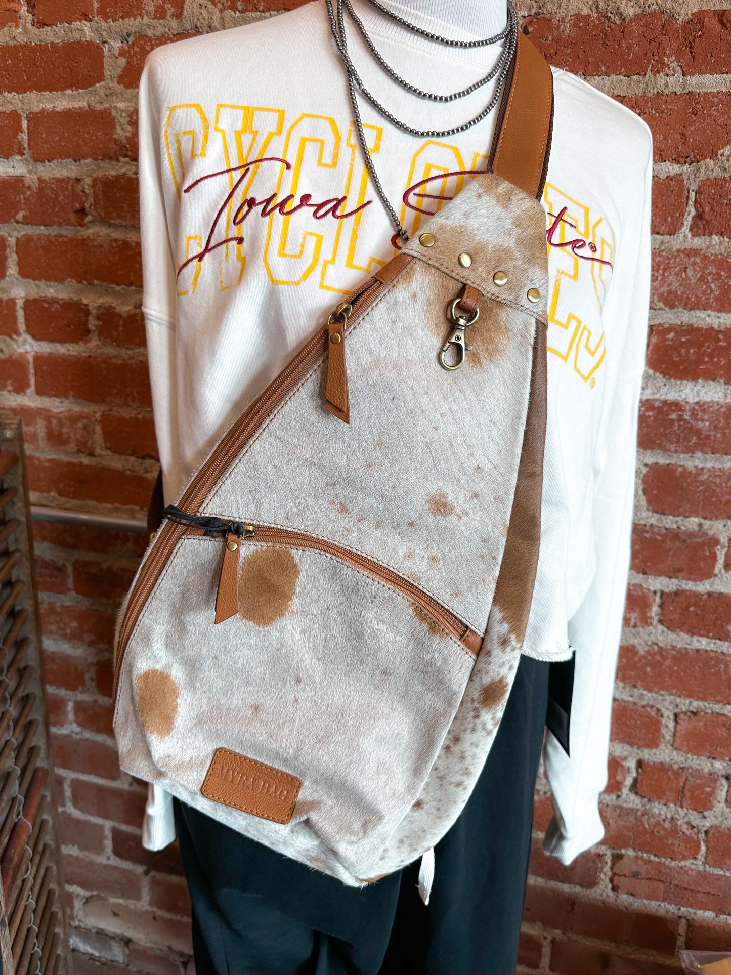 Cullom sling bag